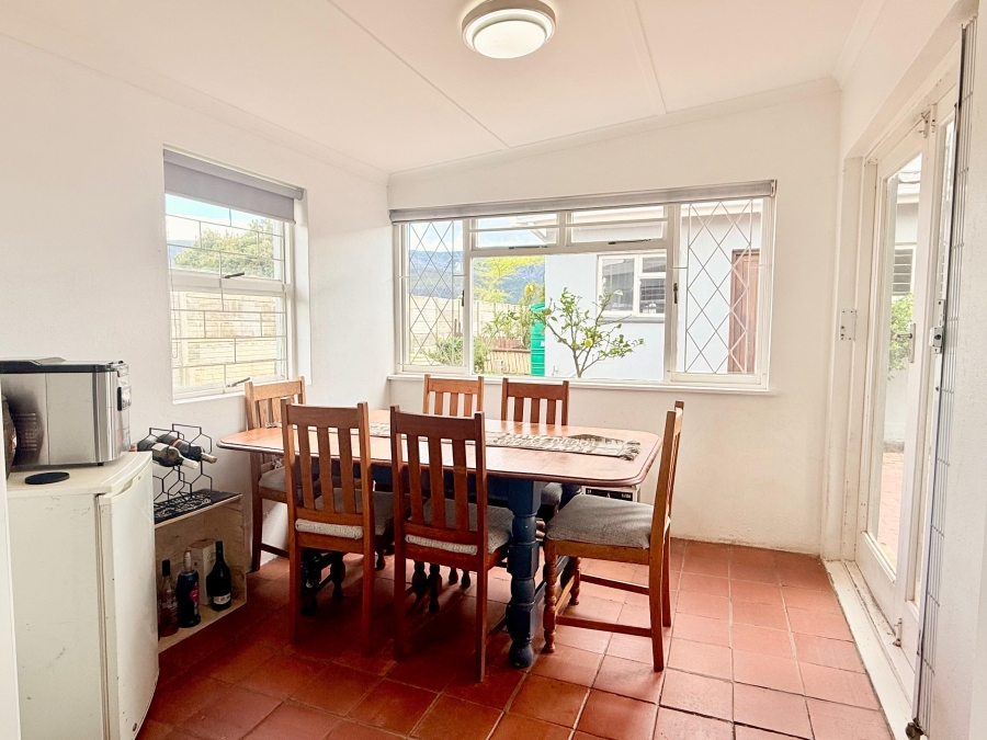 5 Bedroom Property for Sale in Sandbaai Western Cape
